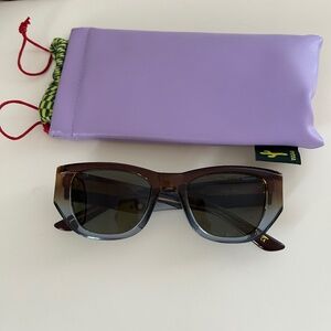 Vada Kaubōi in OUACHITA - blue and brown sunglasses